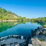 Bythelake Konstantinovy Lázně