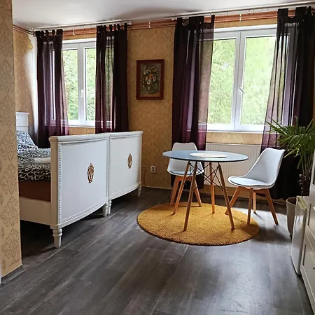 Bythelake Guest house